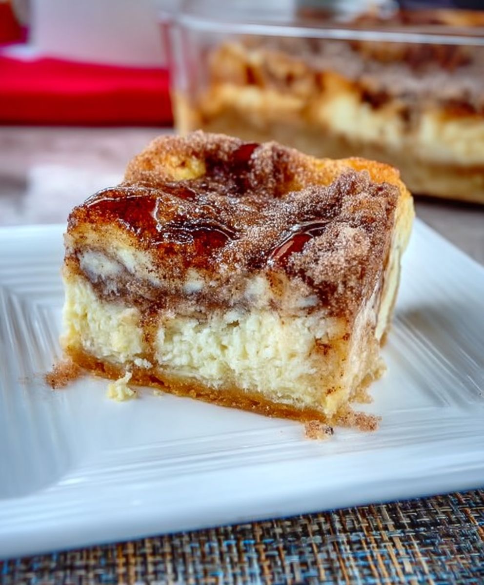 Cinnamon roll cheesecake